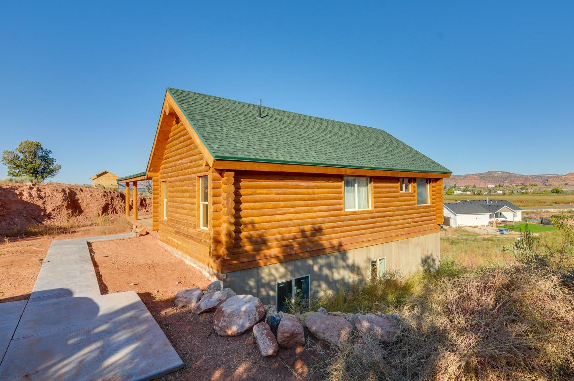 The Cliffrose Cabin - Hike, Relax, Explore! Кейнаб Екстериор снимка